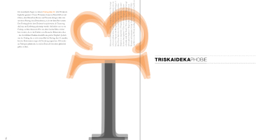 Erste Innen-Doppelseite zum Thema Triskaidekaphobie (Angst vor Freitag dem 13.): Die rechte Seite wird von einem großformatigen, dunkelgrauen ‚T‘ dominiert, das in einer serifenbetonten Schriftart kopfstehend (gestürzt) abgebildet ist. Überlagert oder daneben platziert leuchtet die Zahl ‚13‘ in kontrastreichem Orange. Oben links in der Ecke der Doppelseite befindet sich ein kompakter Textblock mit der Definition und Erklärung dieser Phobie.